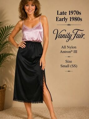 VTG 80s Vanity Fair Black Antron III Nylon Full Slip Small USA
